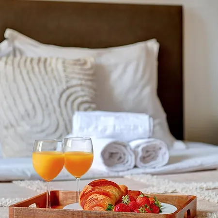 Les Halles 1br Flat *