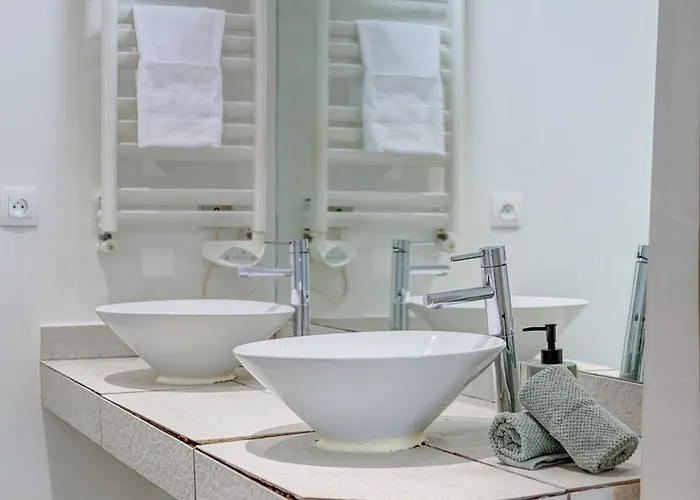 Les Halles 1Br Flat *