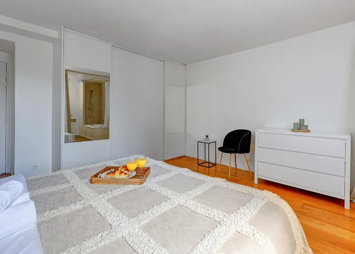 Les Halles 1Br Flat *